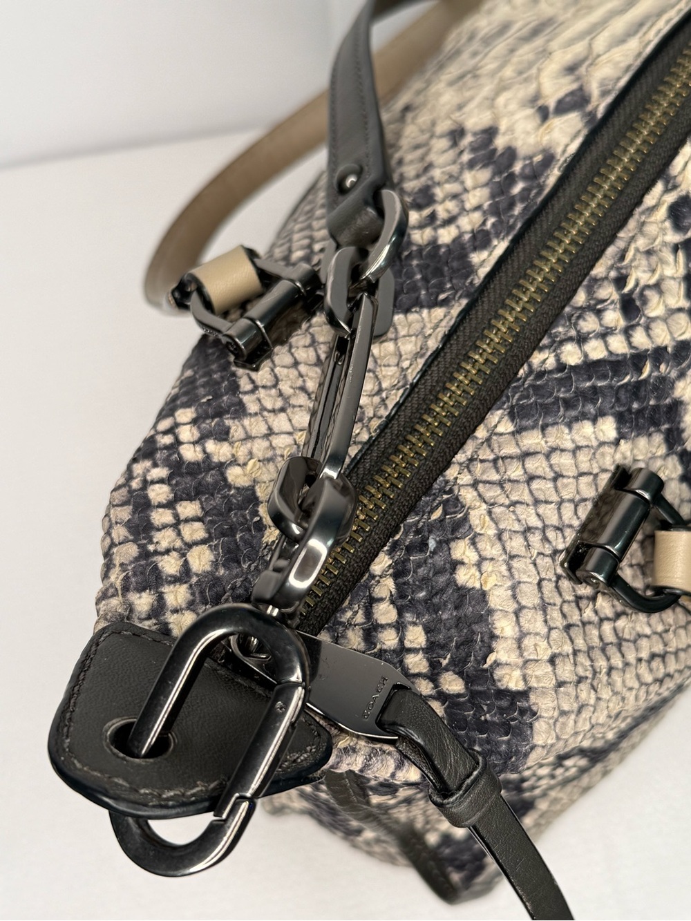 Coach Snake-Embossed Leather Beige and Black Hand Bag - Picture 5 of 12